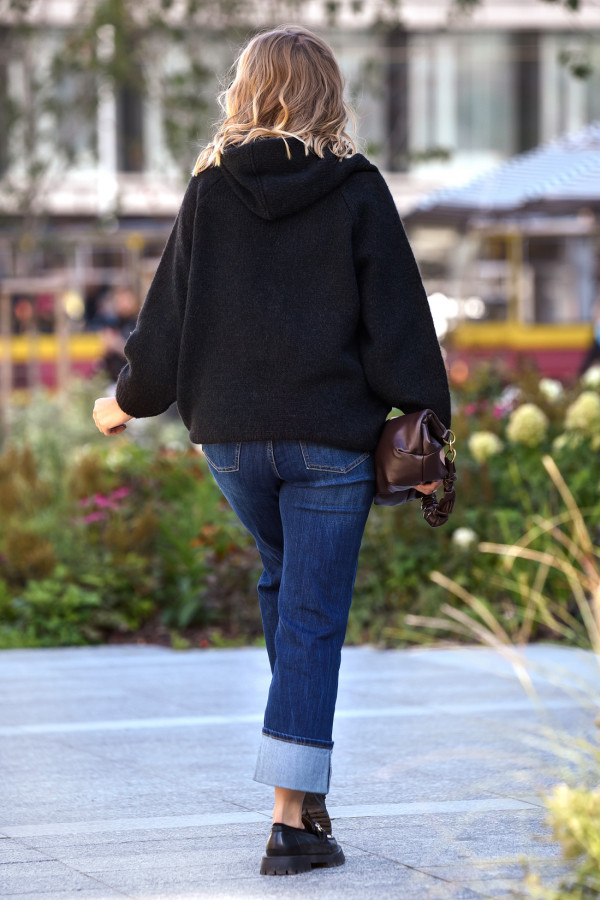 Sweter oversize ze sznurowaniem Vera Czarny 2