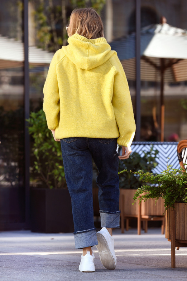 Sweter oversize ze sznurowaniem Vera Cytryna 2