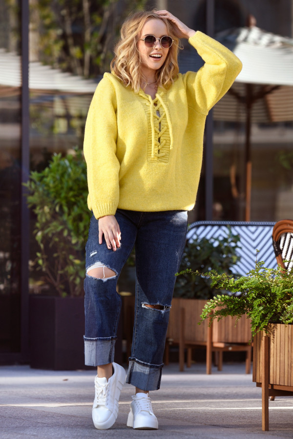 Sweter oversize ze sznurowaniem Vera Cytryna 1