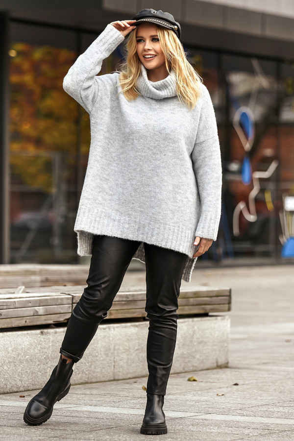 Sweter oversize golfem Anna Szary 2