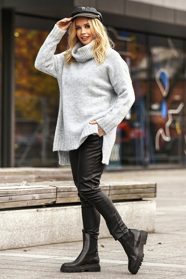 Sweter oversize golfem Anna Szary 1