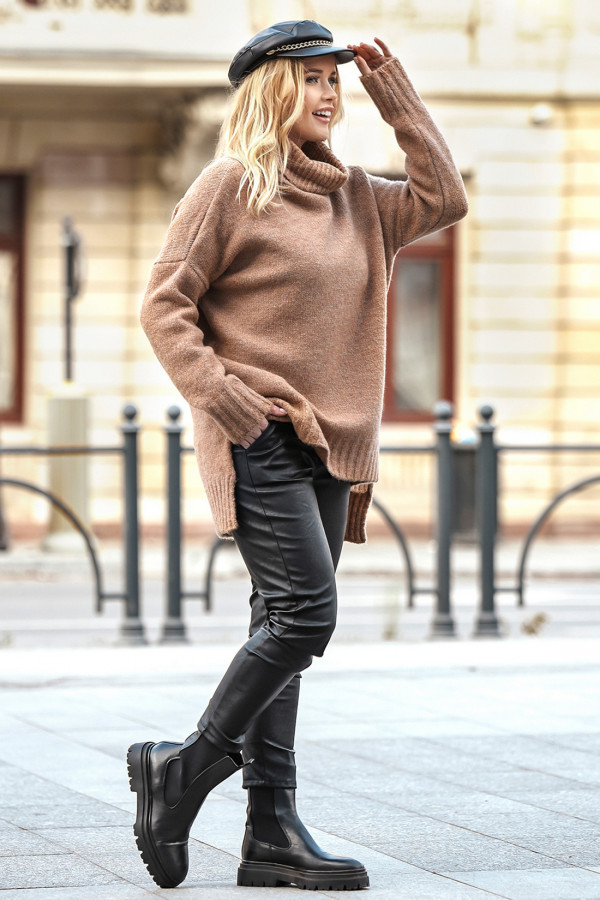 Sweter oversize golfem Anna Karmel