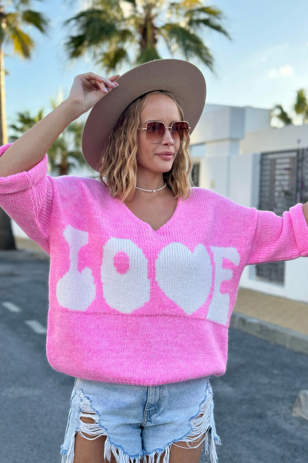Sweter z napisem Love baby róż-ecru 1