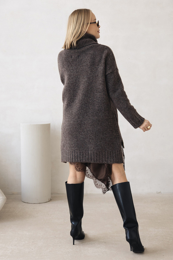 Sweter oversize golfem Anna Ciemne Kakako 2