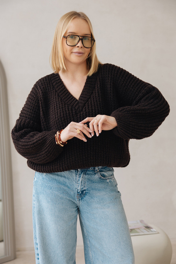 Sweter z dekoltem w serek Isabella Czekolada 4