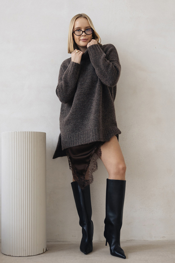 Sweter oversize golfem Anna Ciemne Kakako