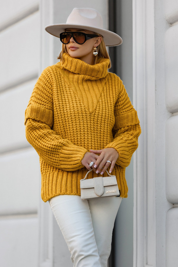 Sweter oversize z golfem Rosso Musztarda